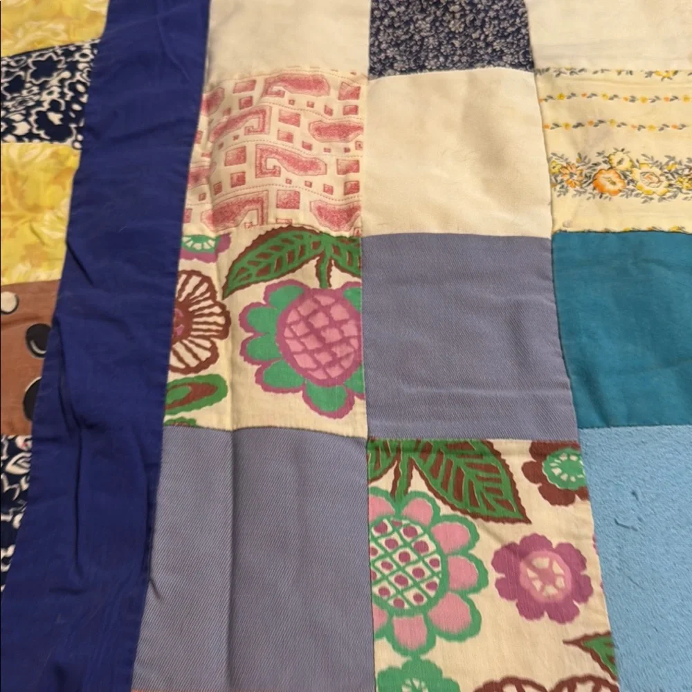 Quilt Vintage Blue,Yellow,Multi Color Tied Quilt